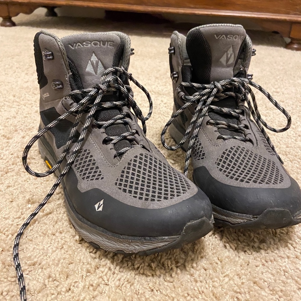 vasque hiking boots